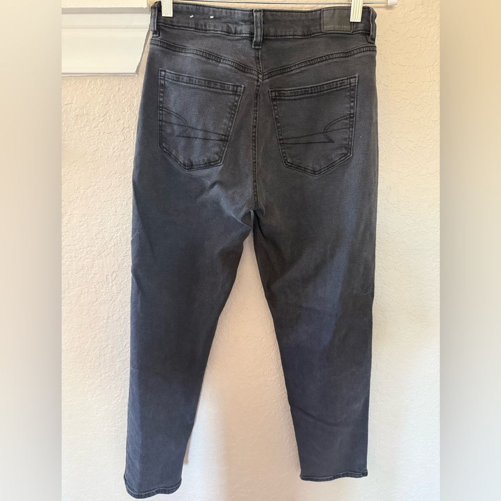 American Eagle Outfitters Mom Jeans 4 short - Picture 3 of 5